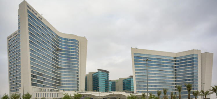 Hilton Riyadh: Una Obra Maestra de Dos Torres